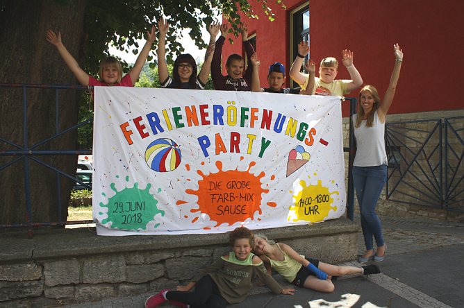 Feriener&ouml;ffnungsparty Farb-Mix-Sause (Foto: JUST)