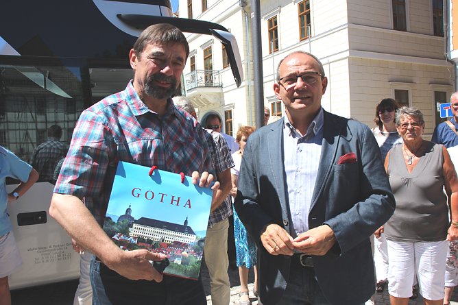 Seine letzte Aktion als Bürgermeister (Foto: Karl-Heinz Herrmann) Seine letzte Aktion als Bürgermeister (Foto: Karl-Heinz Herrmann)
