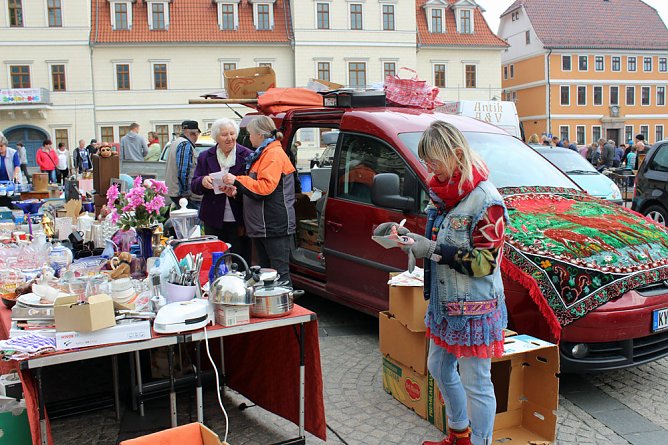 Trödelmarkt am Samstag (Foto: Karl-Heinz Herrmann) Trödelmarkt am Samstag (Foto: Karl-Heinz Herrmann)