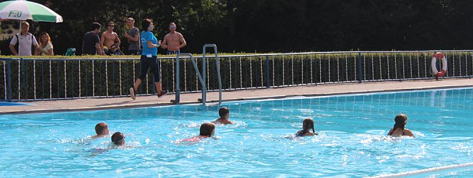 Schwimmen (Foto: Karl-Heinz Herrmann)