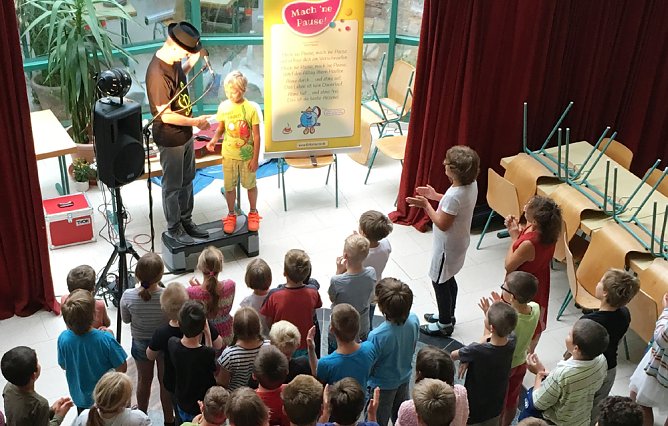 Liedermacher Dirk Preusse zu Besuch (Foto: Garthoff F&ouml;rderzentrum)