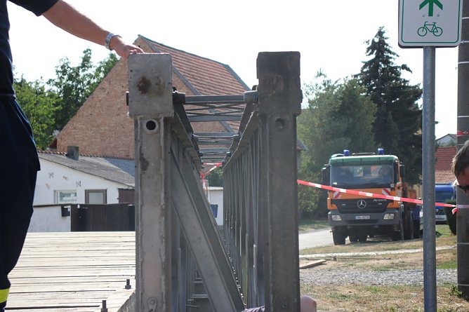 Brücke in Thalebra steht schon (Foto: Karl-Heinz Herrmann) Brücke in Thalebra steht schon (Foto: Karl-Heinz Herrmann)