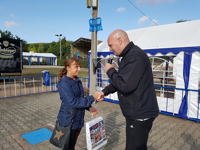 15.000. Besucher(in) geehrt (Foto: privat) 15.000. Besucher(in) geehrt (Foto: privat)