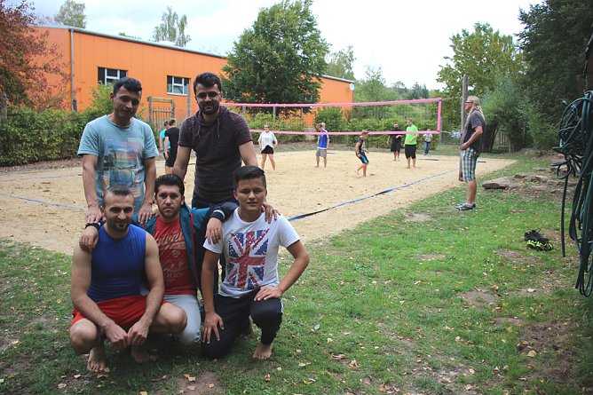 Interkulturelles Volleyballturnier (Foto: Karl-Heinz Herrmann) Interkulturelles Volleyballturnier (Foto: Karl-Heinz Herrmann)
