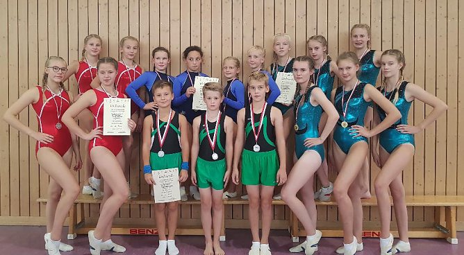 Herbstmeisterschaft im Mannschaftsturnen in Artern (Foto: SV Glückauf Sondershausen) Herbstmeisterschaft im Mannschaftsturnen in Artern (Foto: SV Glückauf Sondershausen)