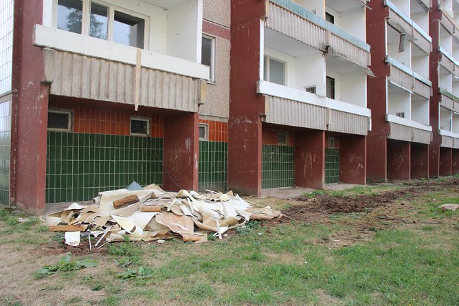 Vom Baufortschritt &uuml;berrollt (Foto: Karl-Heinz Herrmann)