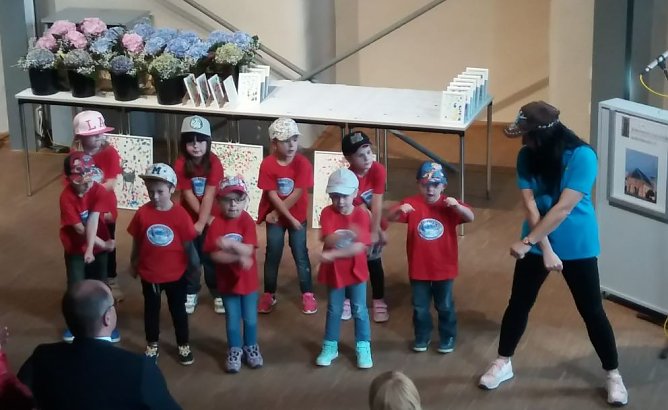 &Uuml;berraschung, Riesenfreude und Stolz in der Kindervilla (Foto: Kindervilla)