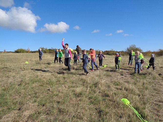 Familienwandertag der Kindervilla bei strahlendem Sonnenschein (Foto: Kindervilla) Familienwandertag der Kindervilla bei strahlendem Sonnenschein (Foto: Kindervilla)