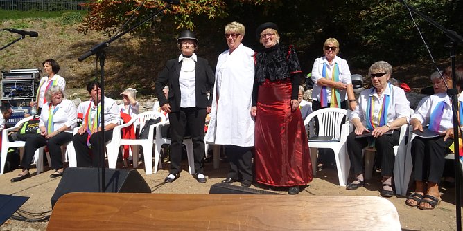 Der Frankenhäuser Frauenchor berichtet (Foto: Barbara Nestler) Der Frankenhäuser Frauenchor berichtet (Foto: Barbara Nestler)