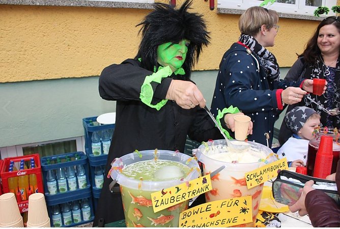Halloweenparty im Käferland (Foto: Karl-Heinz Herrmann) Halloweenparty im Käferland (Foto: Karl-Heinz Herrmann)