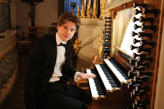 Chor- und Orgelkonzert in Sondershausen (Foto: Karl-Heinz Herrmann) Chor- und Orgelkonzert in Sondershausen (Foto: Karl-Heinz Herrmann)