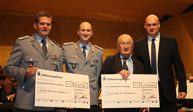 Begeisterndes Benefizkonzert (Foto: Karl-Heinz Herrmann) Begeisterndes Benefizkonzert (Foto: Karl-Heinz Herrmann)