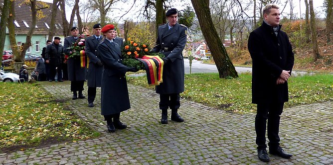 Volkstrauertag 2018 (Foto: Peter Möbius) Volkstrauertag 2018 (Foto: Peter Möbius)