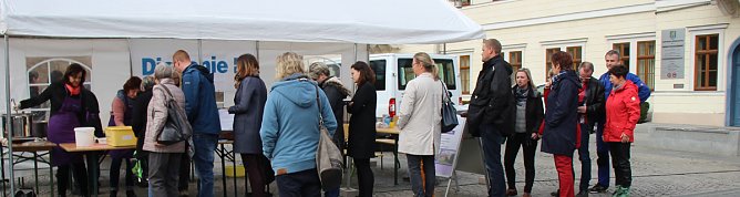 Essen für den guten Zweck (Foto: Karl-Heinz Herrmann) Essen für den guten Zweck (Foto: Karl-Heinz Herrmann)