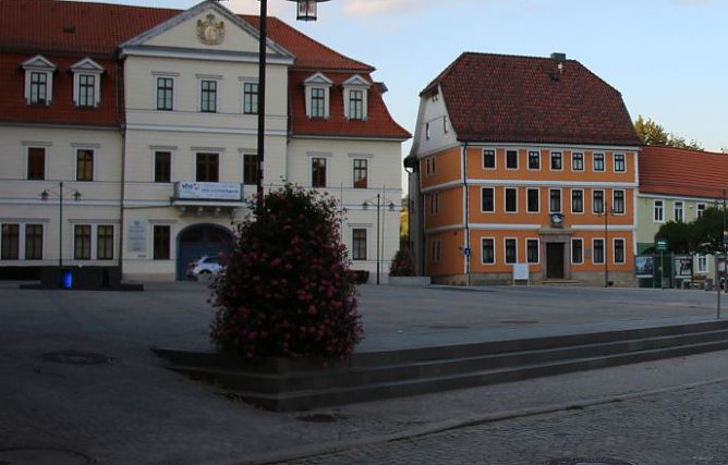 Dort Parken wird teuer! (Foto: Karl-Heinz Herrmann) Dort Parken wird teuer! (Foto: Karl-Heinz Herrmann)