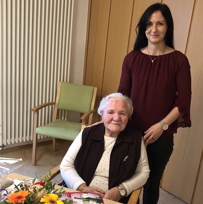 Zum 95. Geburtstag gratuliert (Foto: Yvonne Kraft) Zum 95. Geburtstag gratuliert (Foto: Yvonne Kraft)