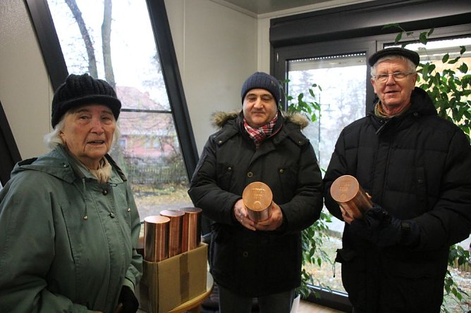 Turmhaube mit Dokumenten best&uuml;ckt (Foto: Karl-Heinz Herrmann)