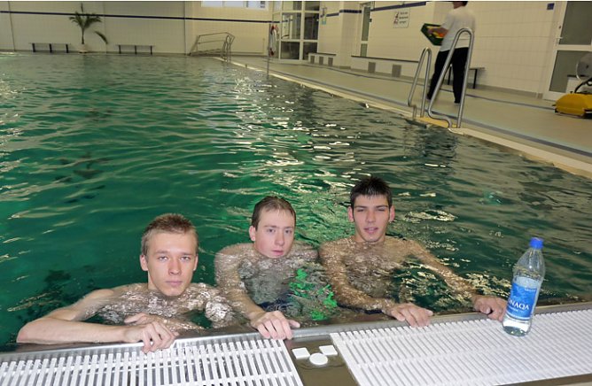 Abschluss 24-h-Schwimmen (Foto: Karl-Heinz Herrmann)