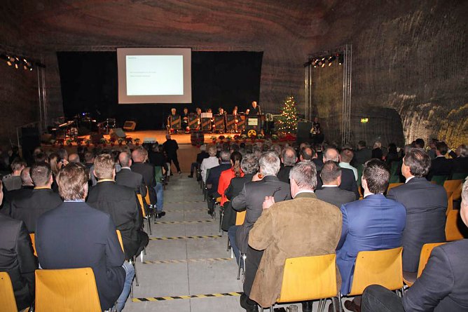 Tradition trifft Zukunft (Foto: Karl-Heinz Herrmann)