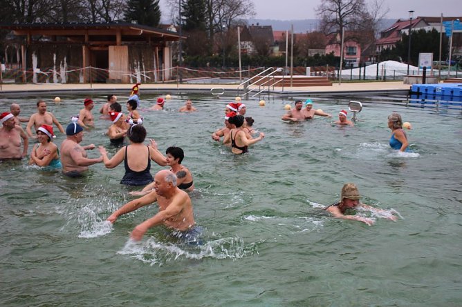 50.000. Besucher im Solewasse-Vitalpark (Foto: Karl-Heinz Herrmann) 50.000. Besucher im Solewasse-Vitalpark (Foto: Karl-Heinz Herrmann)