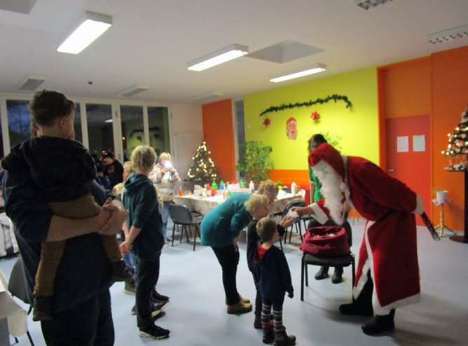 Weihnachtsfeier im Arterner Freizeitzentrum (Foto: Freizeitzentrum Artern) Weihnachtsfeier im Arterner Freizeitzentrum (Foto: Freizeitzentrum Artern)