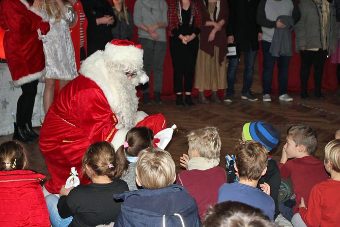 Weihnachtsmärchen für Kinder (Foto: Karl-Heinz Herrmann) Weihnachtsmärchen für Kinder (Foto: Karl-Heinz Herrmann)