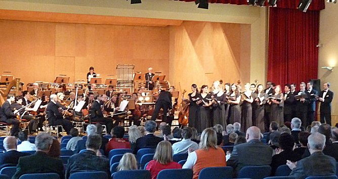 Weihnachtskonzert mit dem Lohorchester (Foto: Karl-Heinz Herrmann) Weihnachtskonzert mit dem Lohorchester (Foto: Karl-Heinz Herrmann)