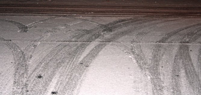 Schneefall im Borntal (Foto: Hans-Jürgen Schmidt) Schneefall im Borntal (Foto: Hans-Jürgen Schmidt)