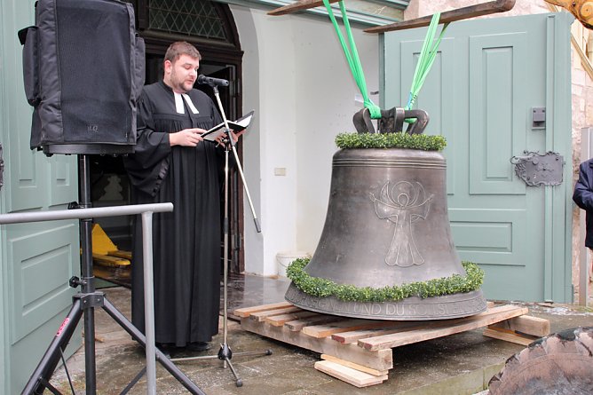 Die erste Glocke f&uuml;r Trinitatiskirche in der Stadt (Foto: Karl-Heinz Herrmann)