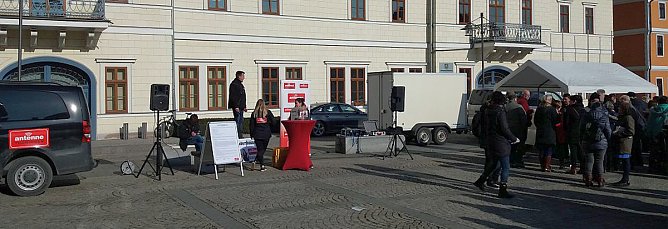 Er gegen Sie! (Foto: Dorothea Kieper) Er gegen Sie! (Foto: Dorothea Kieper)