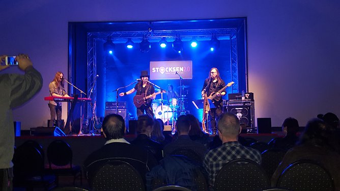 Jimmy Gee und Band begeisterte (Foto: Petra Hartung) Jimmy Gee und Band begeisterte (Foto: Petra Hartung)