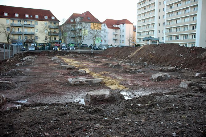 Vorbereitungsarbeiten beginnen (Foto: Karl-Heinz Herrmann) Vorbereitungsarbeiten beginnen (Foto: Karl-Heinz Herrmann)