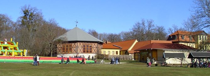 Zu Besuch bei Erdmännchen, Gepard und Co. auf dem Possen (Foto: Thomas Leipold) Zu Besuch bei Erdmännchen, Gepard und Co. auf dem Possen (Foto: Thomas Leipold)