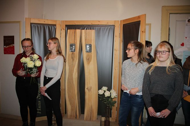 Ansturm aufs Gymnasiums (Foto: Karl-Heinz Herrmann)