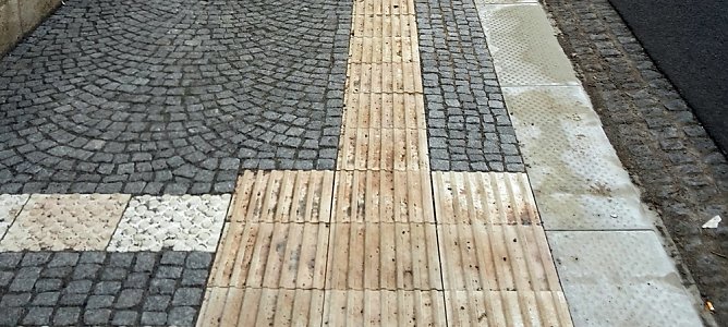 Bushaltestellen werden saniert (Foto: Karl-Heinz Herrmann) Bushaltestellen werden saniert (Foto: Karl-Heinz Herrmann)