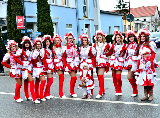 Auf zum Rosensonntagsumzug (Foto: Klaus Hohlstamm Bad Frankenhausen)