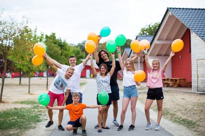 Ferienerlebnis im Ferienpark Feuerkuppe (Foto: Ferienpark Feuerkuppe) Ferienerlebnis im Ferienpark Feuerkuppe (Foto: Ferienpark Feuerkuppe)