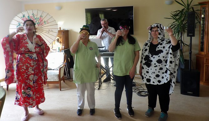 Faschingsfeier in der Segelteichstra&szlig;e (Foto: Yvonne Kraft)