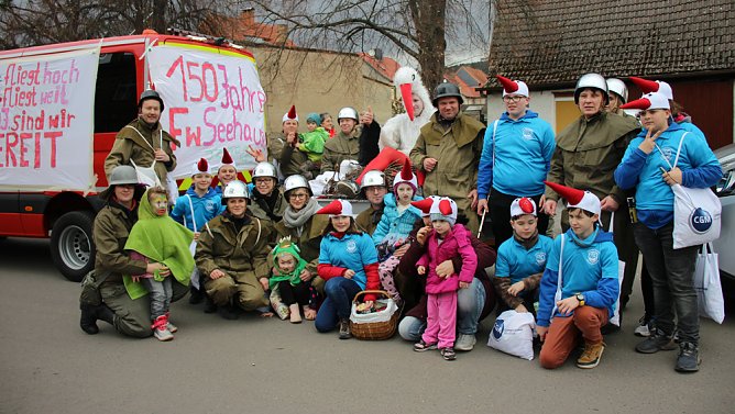 Narrenkappen flogen durch die Luft (Foto: Karl-Heinz Herrmann) Narrenkappen flogen durch die Luft (Foto: Karl-Heinz Herrmann)