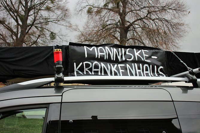 Narrenkappen flogen durch die Luft (Foto: Karl-Heinz Herrmann) Narrenkappen flogen durch die Luft (Foto: Karl-Heinz Herrmann)