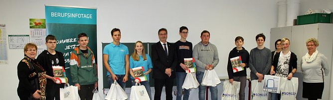 F&uuml;r Sch&uuml;lerwettbewerb heute Auszeichnungen &uuml;bergeben (Foto: Karl-Heinz Herrmann)