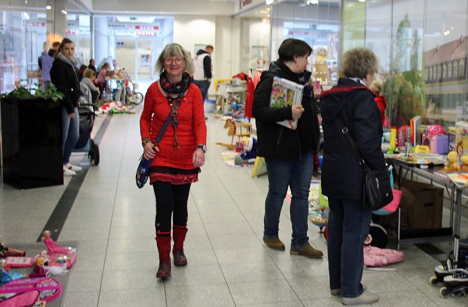 Tr&ouml;delmarkt (Foto: Karl-Heinz Herrmann)