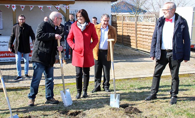 Spatenstich für neue Rettungswache (Foto: Karl-Heinz Herrmann) Spatenstich für neue Rettungswache (Foto: Karl-Heinz Herrmann)