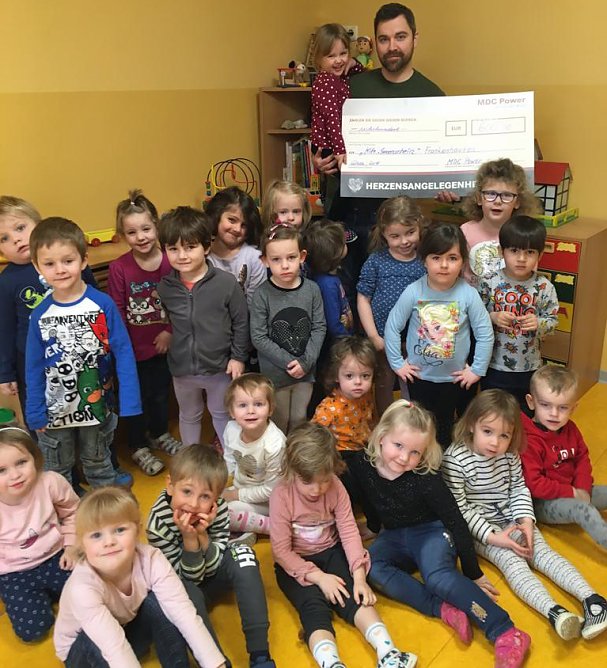 Die kleinen Sonnenscheinchen sagen Dankeschön! (Foto: Kita Sonnenschein) Die kleinen Sonnenscheinchen sagen Dankeschön! (Foto: Kita Sonnenschein)