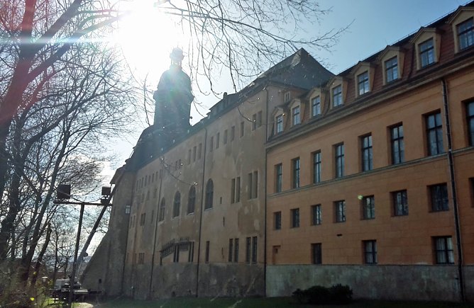 Dem Schloss aufs Dach gestiegen (Foto: Karl-Heinz Herrmann)