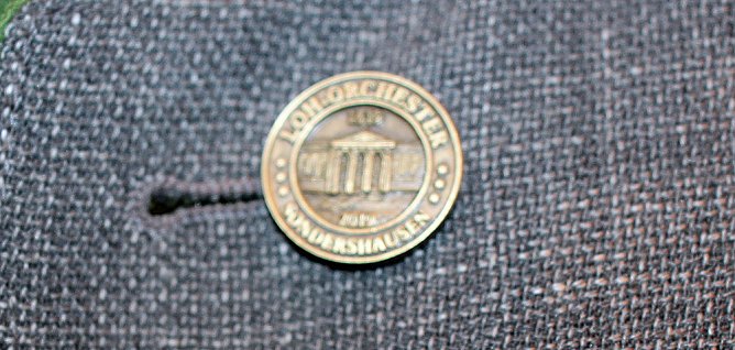 Medaille an ihrem endg&uuml;ltigen Platz (Foto: Karl-Heinz Herrmann)