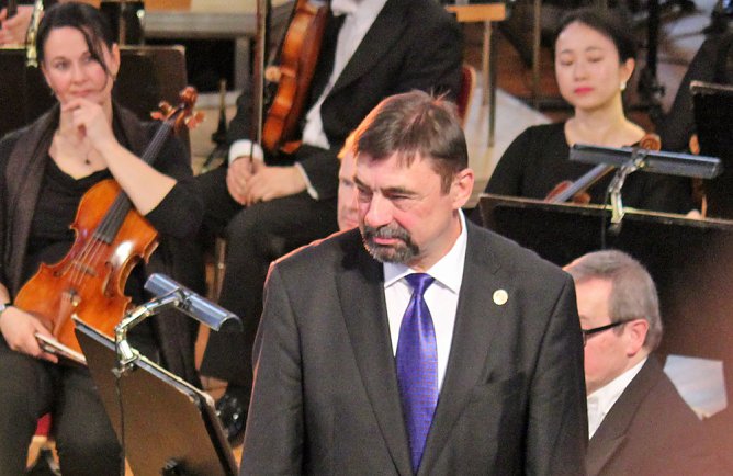 Zum Ehrenmitglied ernannt (Foto: Karl-Heinz Herrmann)