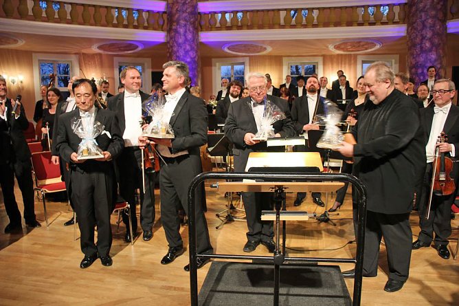 Großes Jubiläumskonzert (Foto: Karl-Heinz Herrmann) Großes Jubiläumskonzert (Foto: Karl-Heinz Herrmann)