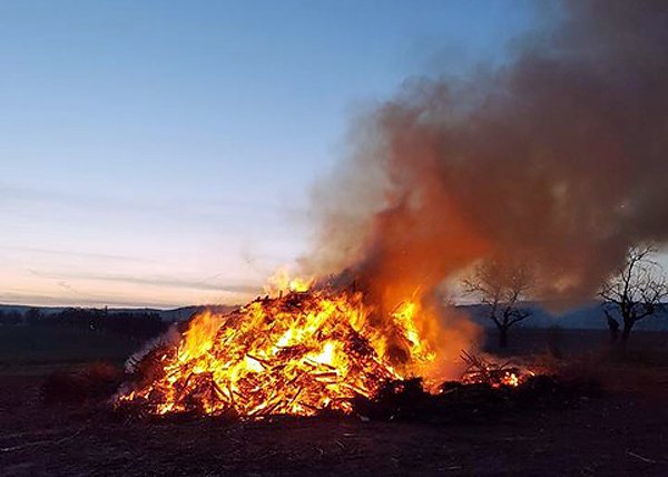 Osterfeuer in Bendeleben (Foto: Maik G&uuml;nther)
