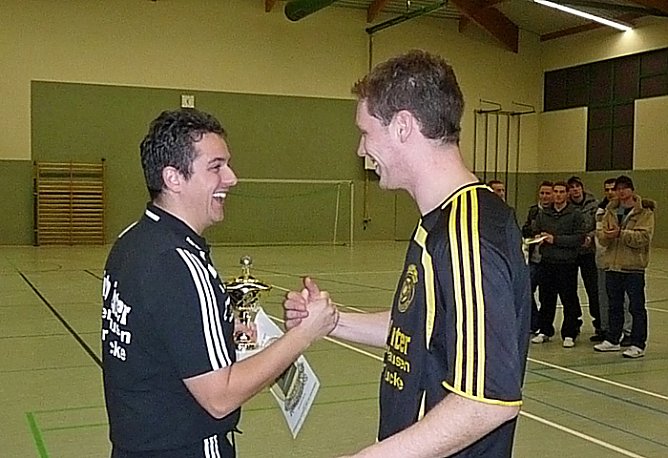 Weihnachtsturnier im Fußball (Foto: Karl-Heinz Herrmann) Weihnachtsturnier im Fußball (Foto: Karl-Heinz Herrmann)